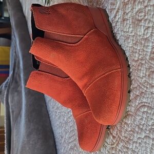 Sorel RED Suede Wedge Boots with Elastic Panels